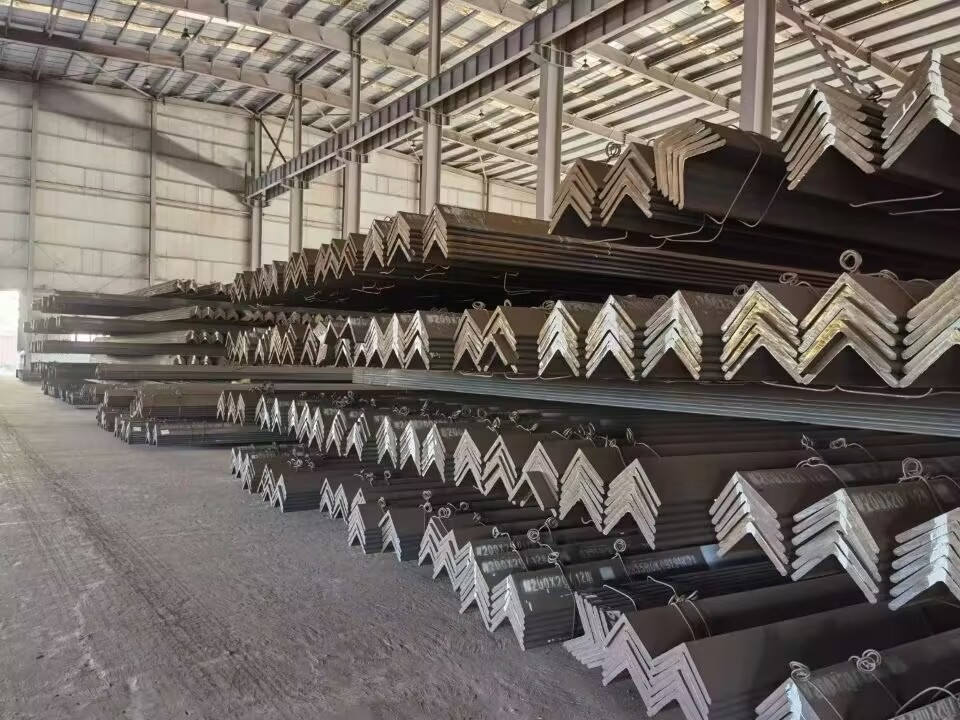 Q355B角鋼 <a href='http://m.smartkargo.cn/' target='_blank' style='color:#0000FF; text-decoration:underline;'>Q355B角鋼</a>